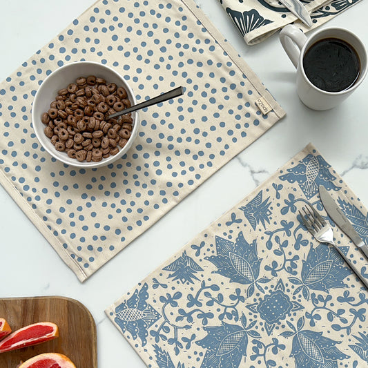 Placemats set of 2 reversible printed cotton 40 cm x 30 cm (15.5 in x 11.5 in) blues