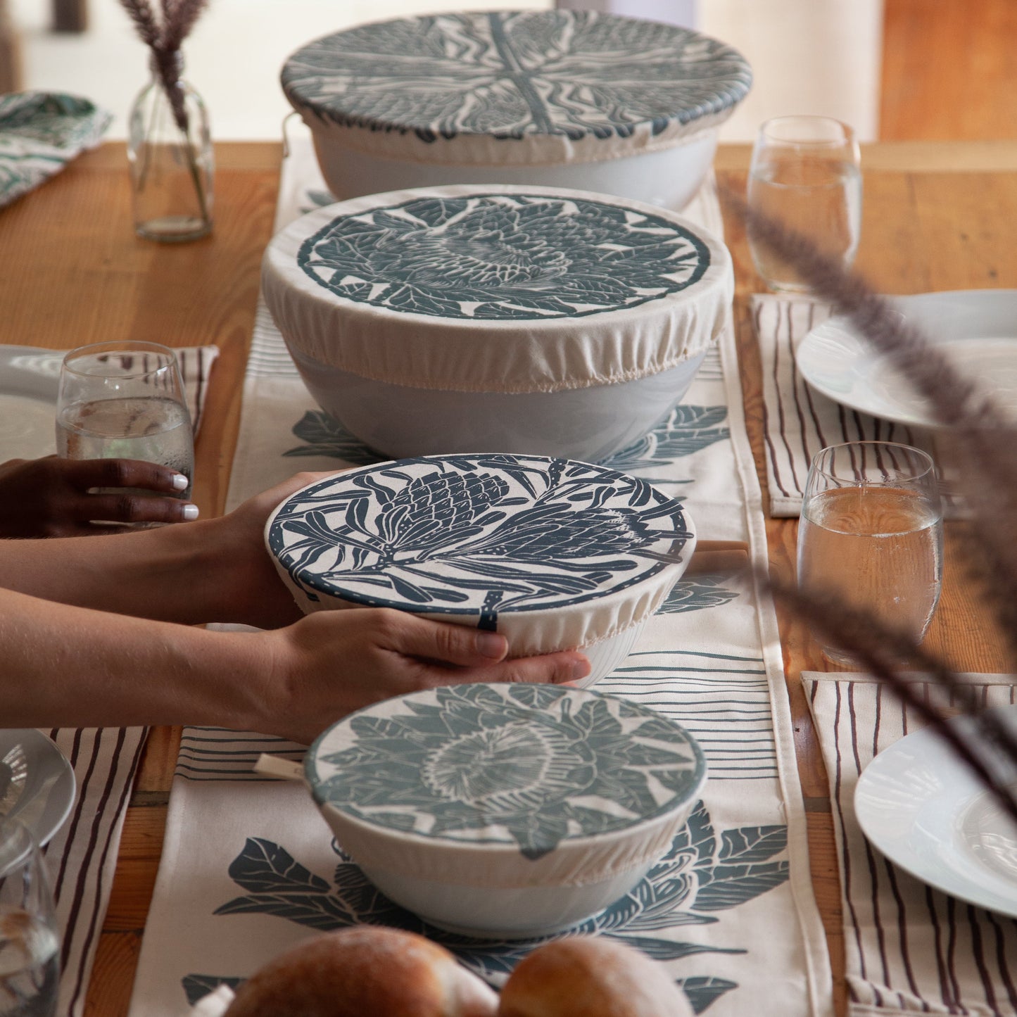 Dish and Bowl Cover Set of 4 sizes Protea